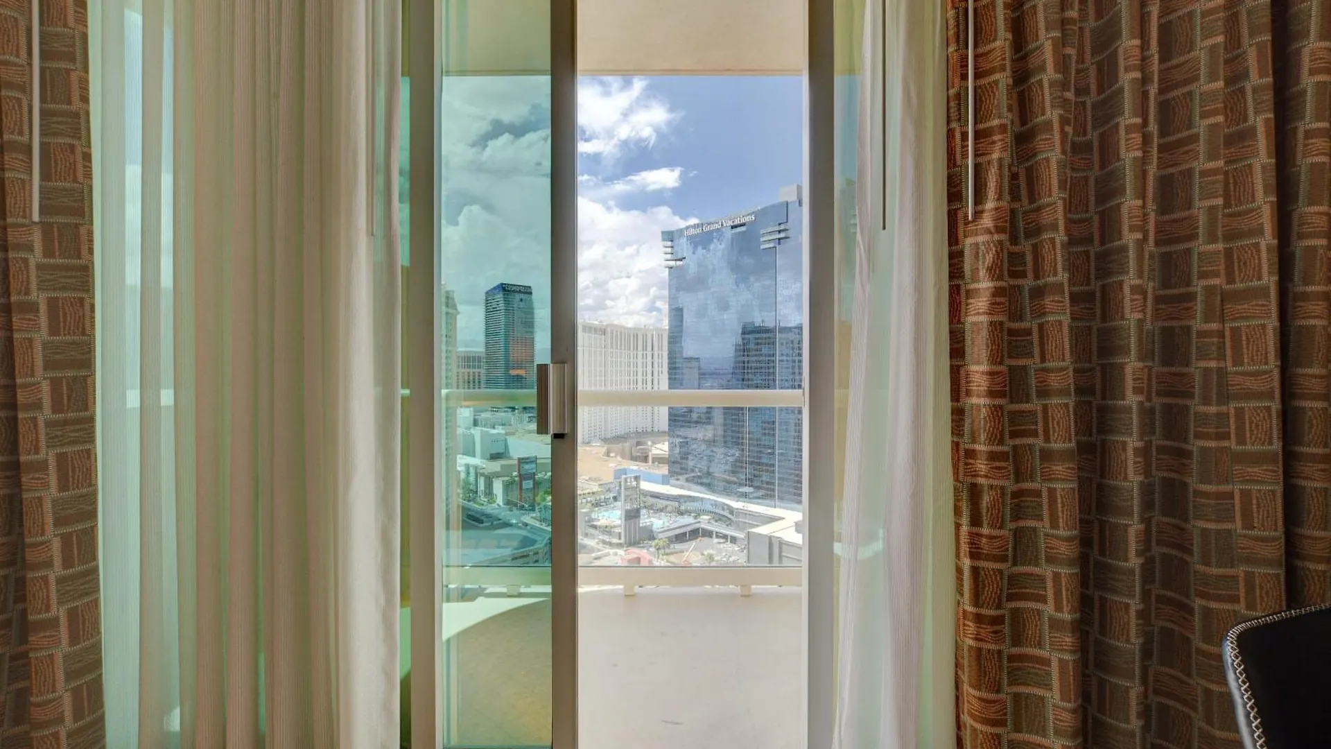 Aparthotel Premium Jr Suite Mgm Signature Balcony Strip View Las Vegas United States