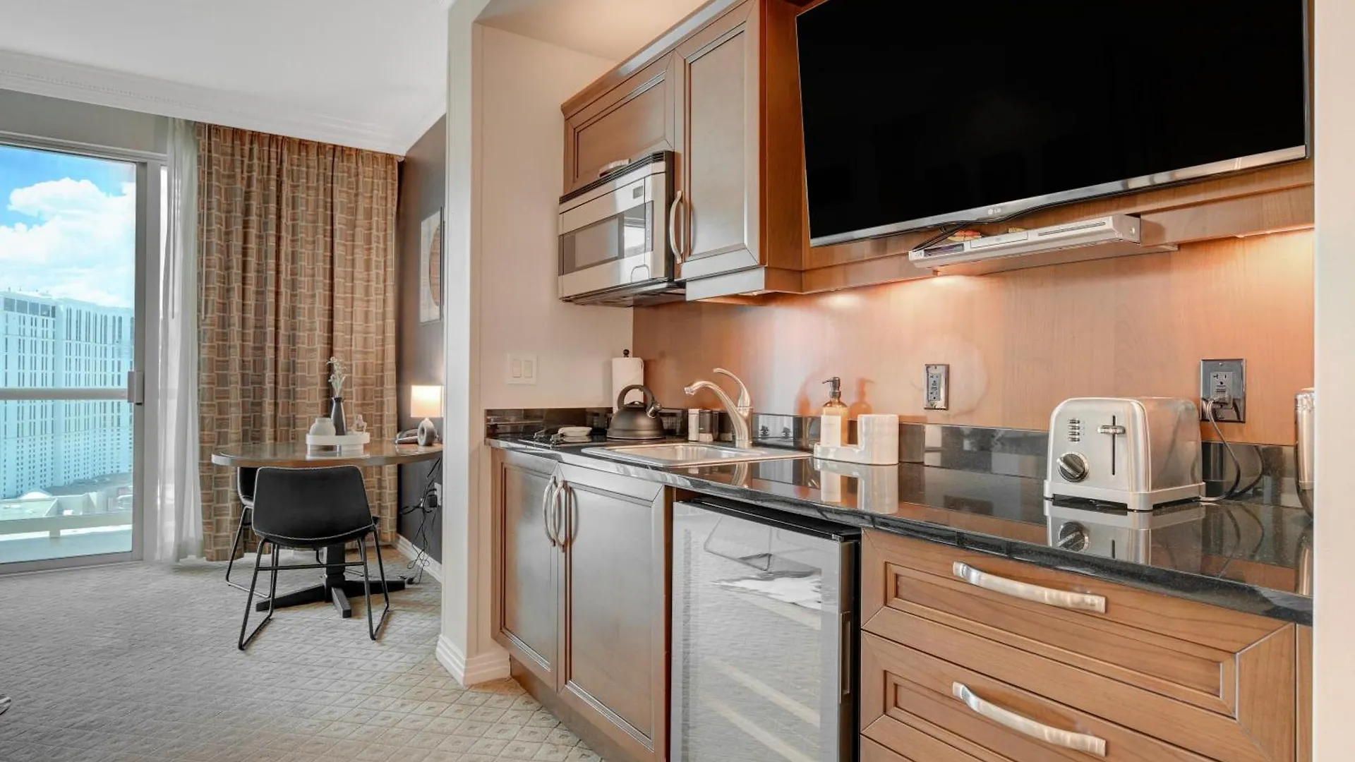 Premium Jr Suite Mgm Signature Balcony Strip View Las Vegas Aparthotel