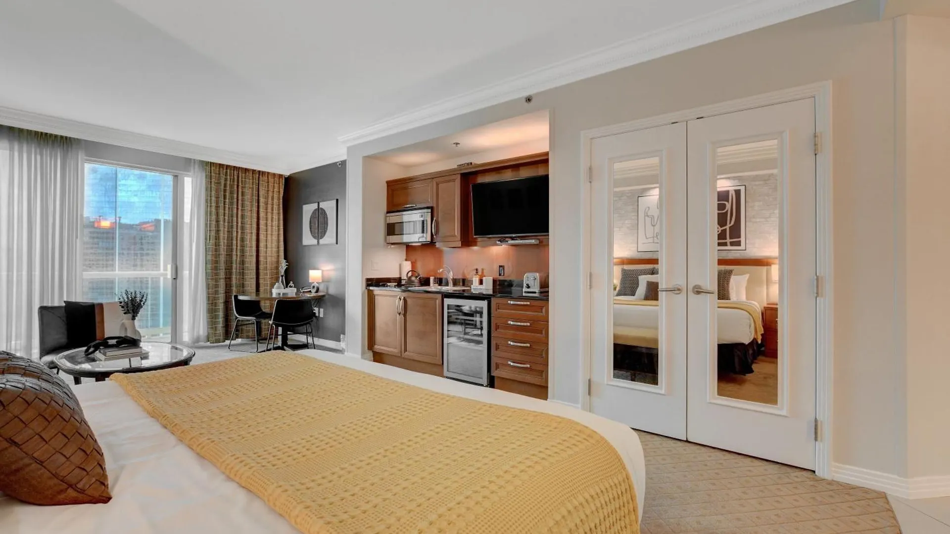 Premium Jr Suite Mgm Signature Balcony Strip View Las Vegas